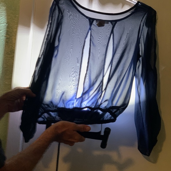 Women’s blouse size small - Picture 3 of 9